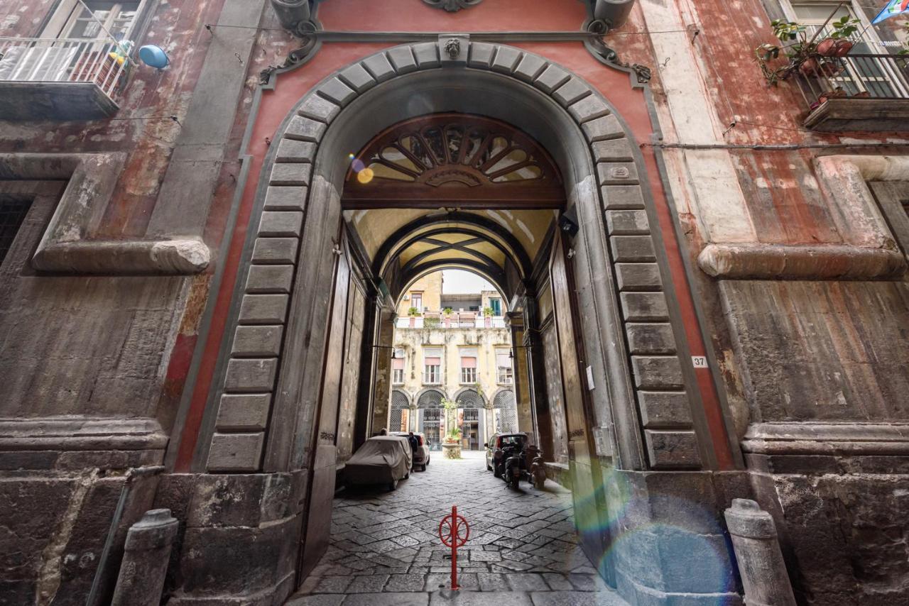 Via Atri 37 Lejlighed Napoli Eksteriør billede